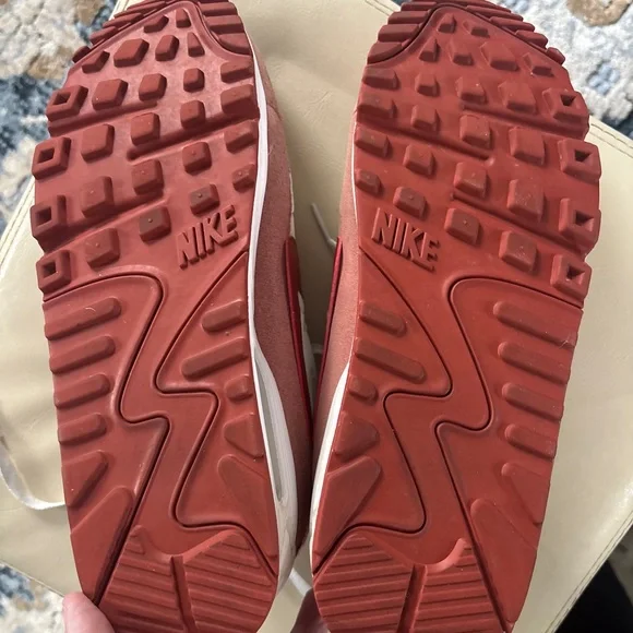 Nike Women's Air Max 90 Futura - Picture 5 of 5